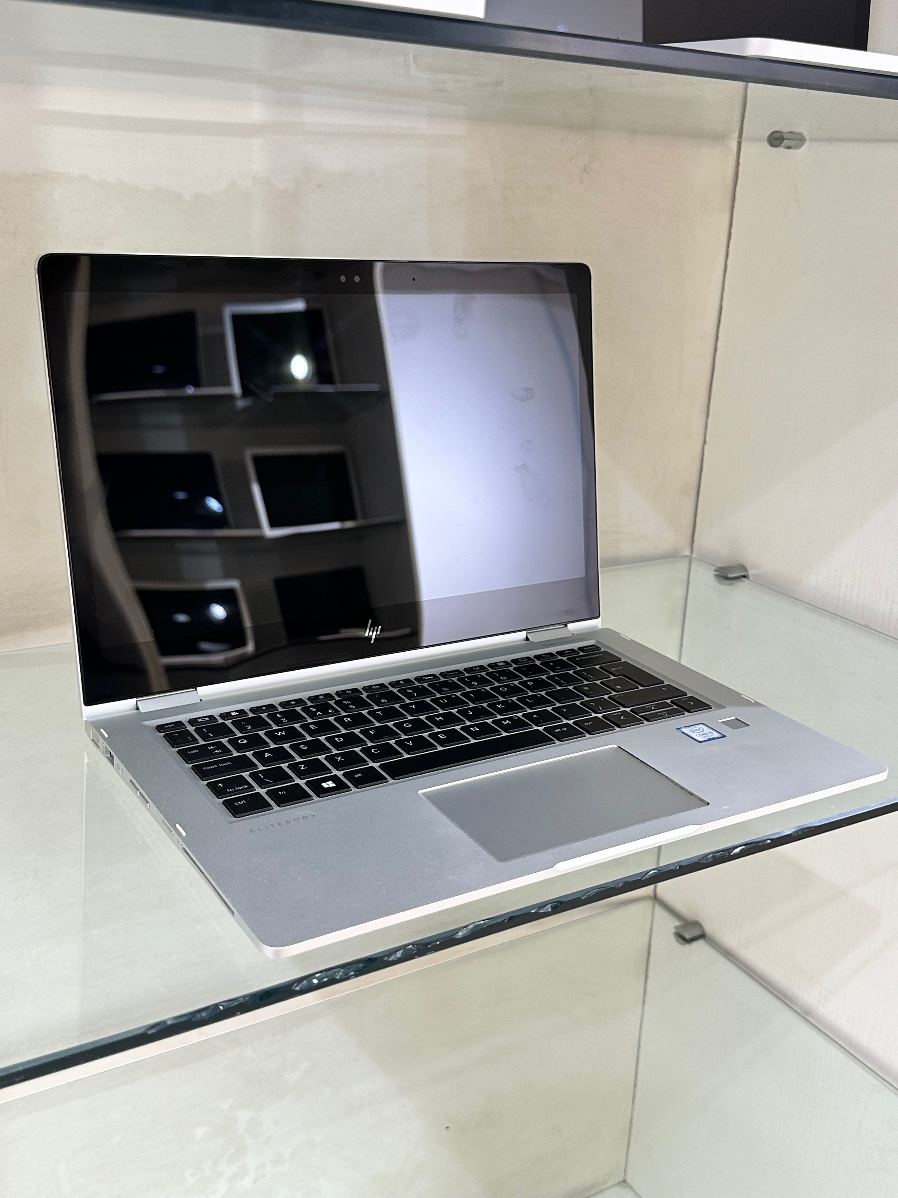 UK Used HP EliteBook 1030 x 360 G2 Core i5 8gb RAM 256gb SSD